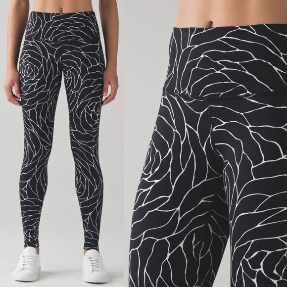 Lululemon Wunder Under Hi-Rise Tight Size 6 Radiate Rose Alpine White Black - Picture 1 of 10